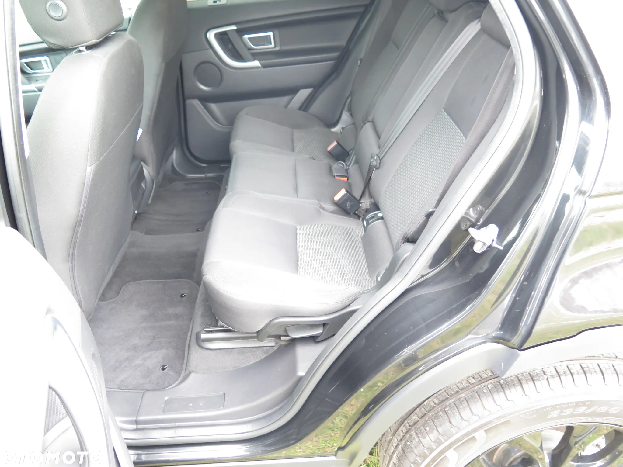 Land Rover Discovery Sport - 11