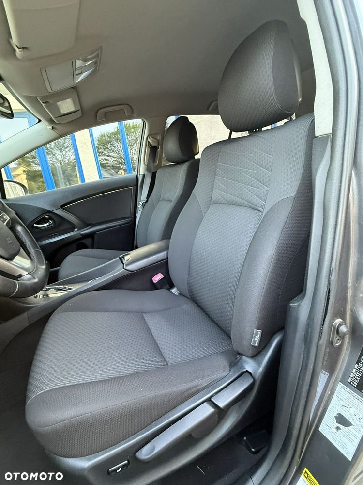 Toyota Avensis - 12