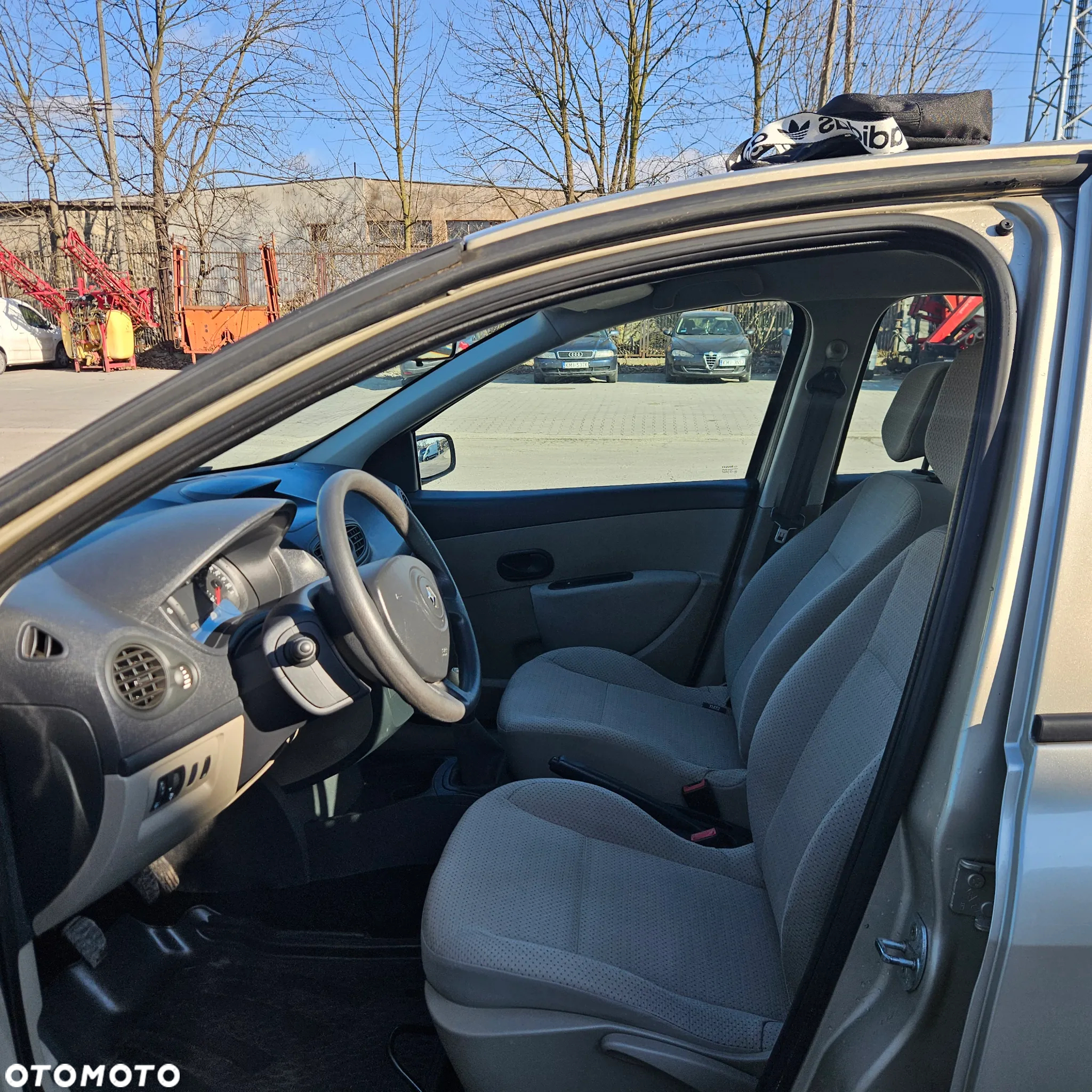 Renault Clio - 11
