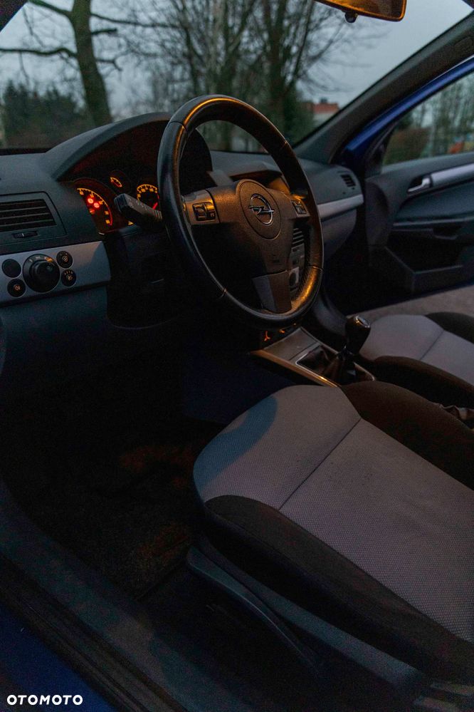 Opel Astra 1.4 Enjoy - 28