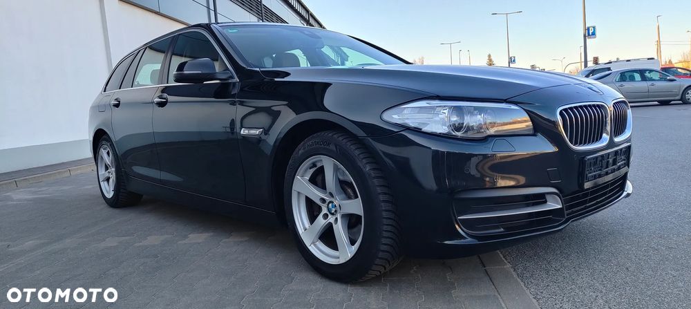 BMW Seria 5 525d Luxury Line - 13