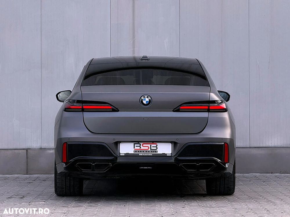 BMW M7 M760e xDrive AT PHEV - 8
