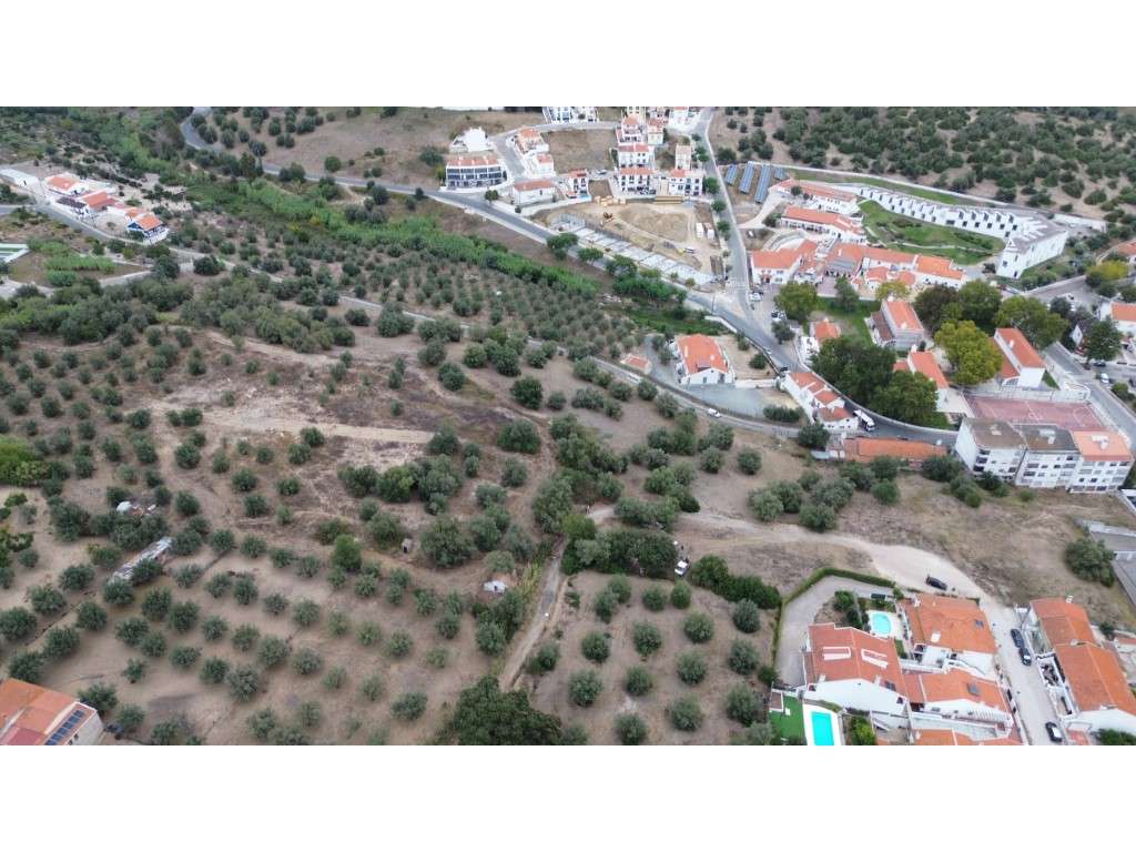 Terreno Urbano no centro de Alcácer com 2ha - Grande imagem: 4/20