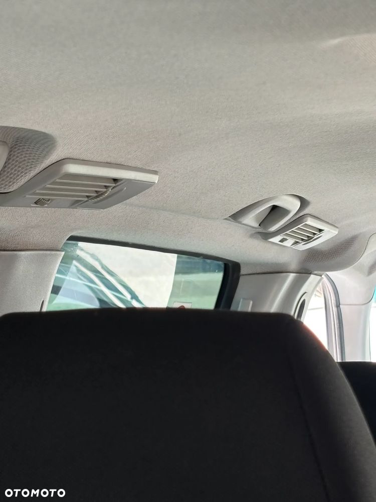 Mercedes-Benz Vito - 25