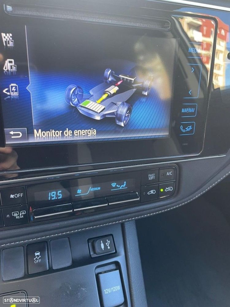 Toyota Auris 1.8 HSD Comfort +P.Techno+P.Sport - 29