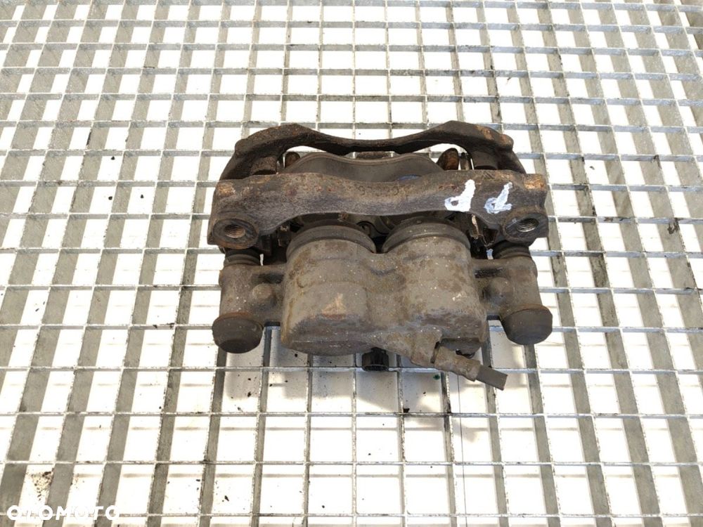 ZACISK PRAWY PRZÓD - 147.00 PLN - IVECO DAILY VI Platforma / podwozie 2014 - 2022 35S15, 35C15, - 3