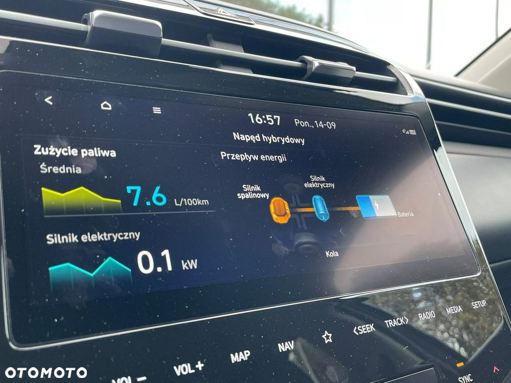 Hyundai Tucson 1.6 T-GDi HEV Executive 2WD - 28