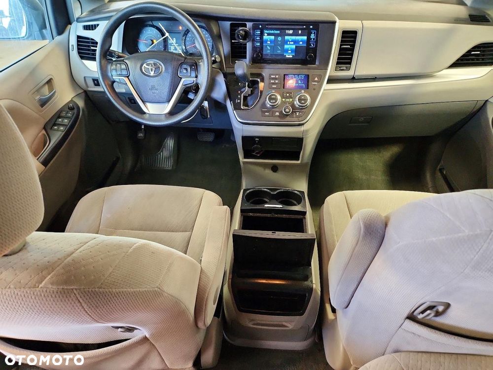 Toyota Sienna 3.5 V6 LE AWD - 9