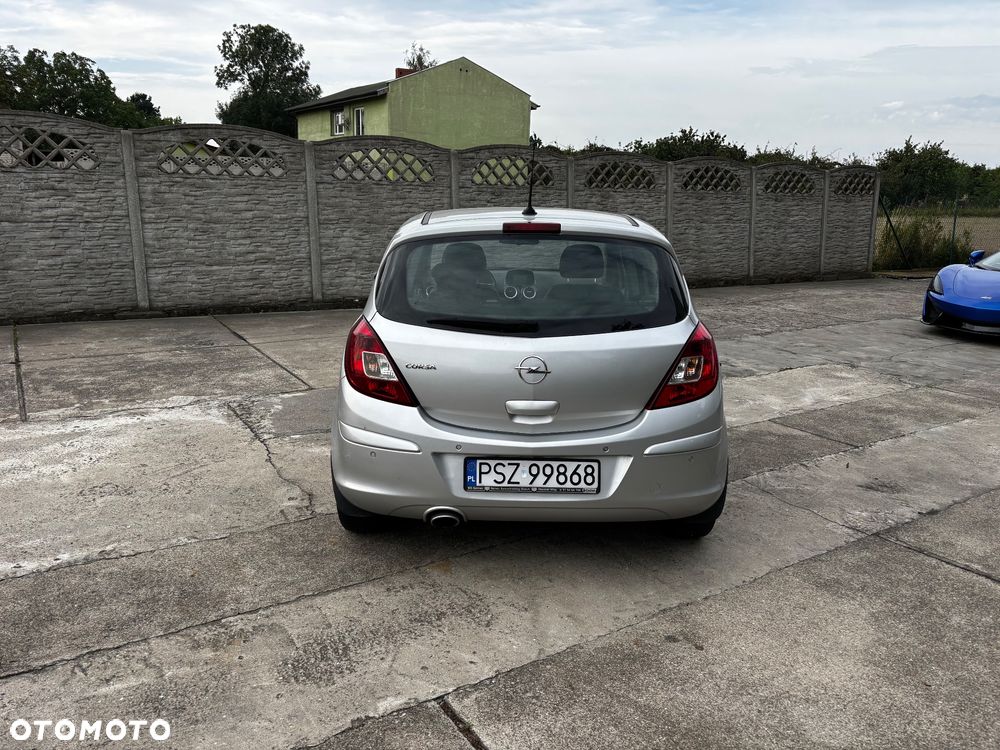 Opel Corsa 1.4 16V Cosmo - 4