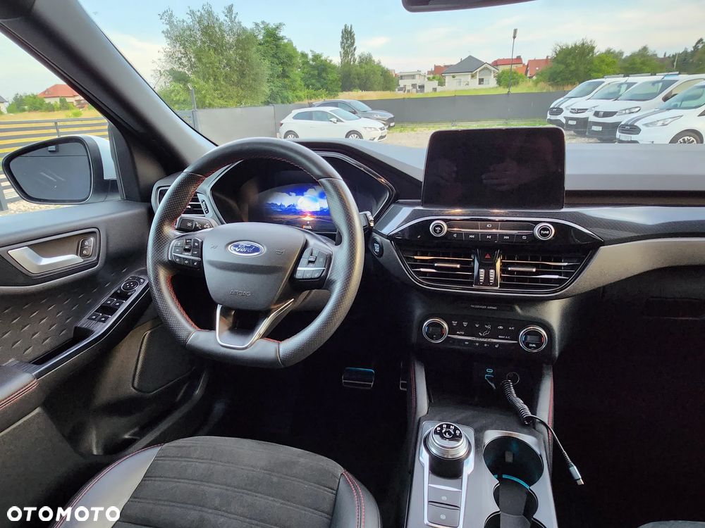 Ford Kuga 2.5P PHEV FWD ST-Line X - 32