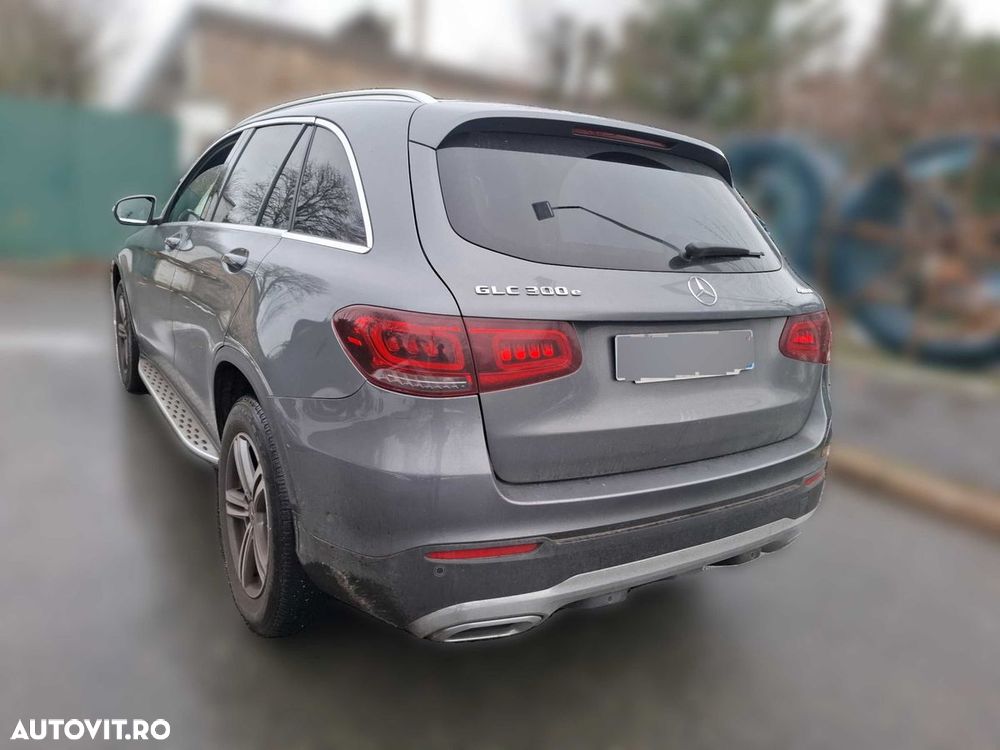Mercedes-Benz GLC 300 e 4MATIC - 2