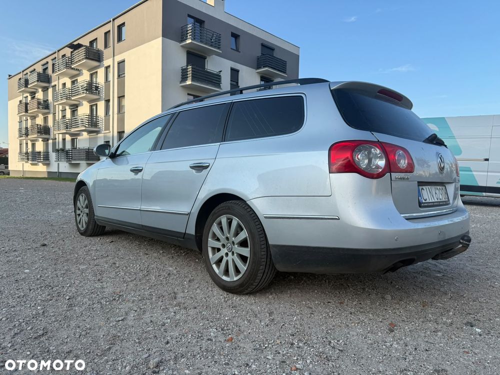 Volkswagen Passat 2.0 TDI Comfortline - 9
