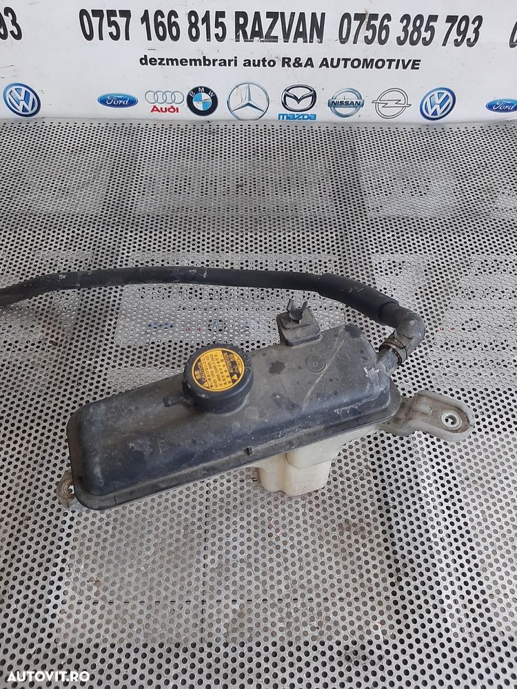 Bidonas Vas Expansiune Apa Toyota Rav 4 2.2 Diesel An 2006-2012 Dezmembrez Toyota Rav 4 2.2 Diesel - 4