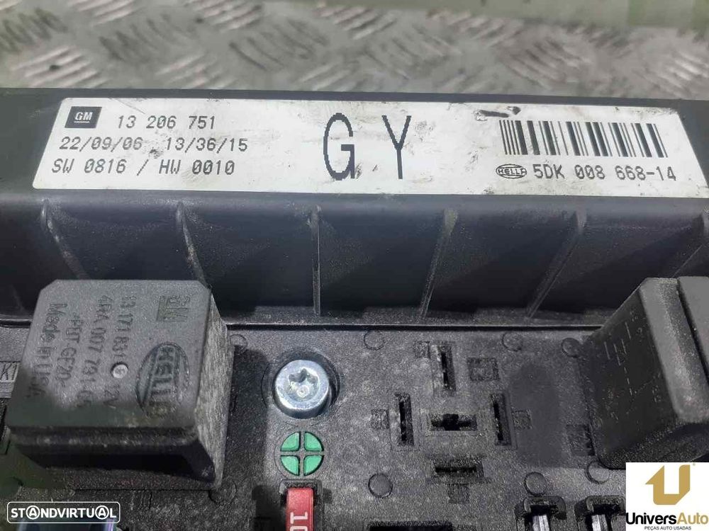 CAIXA RELÉS / FUSÍVEIS OPEL ASTRA H 2006 -5DK00866814 - 1