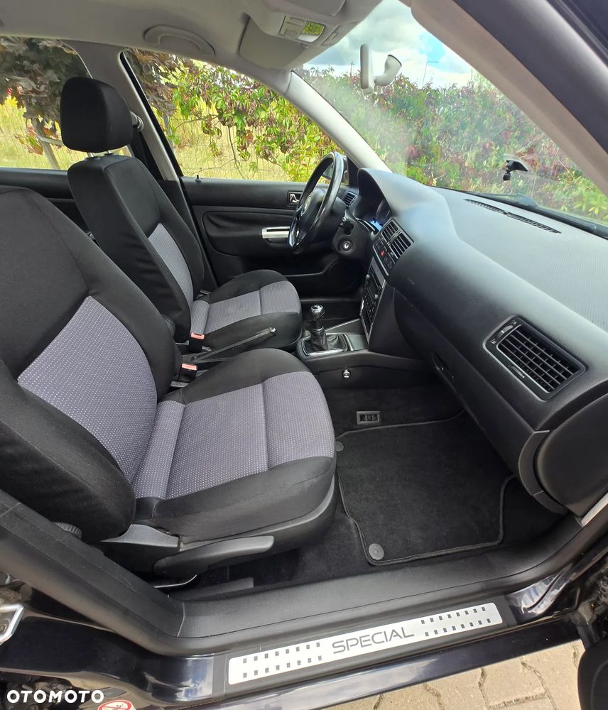 Volkswagen Bora 1.9 TDI 4 Mot Highline - 10