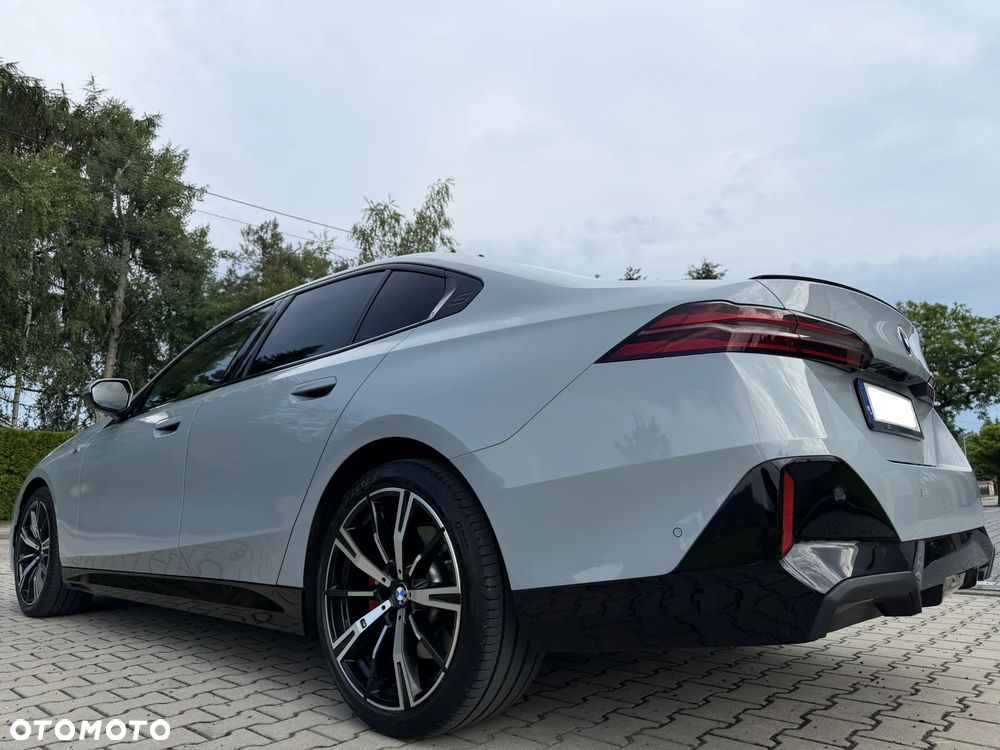 BMW Seria 5 ver-520d-xdrive-mhev-m-sport - 6