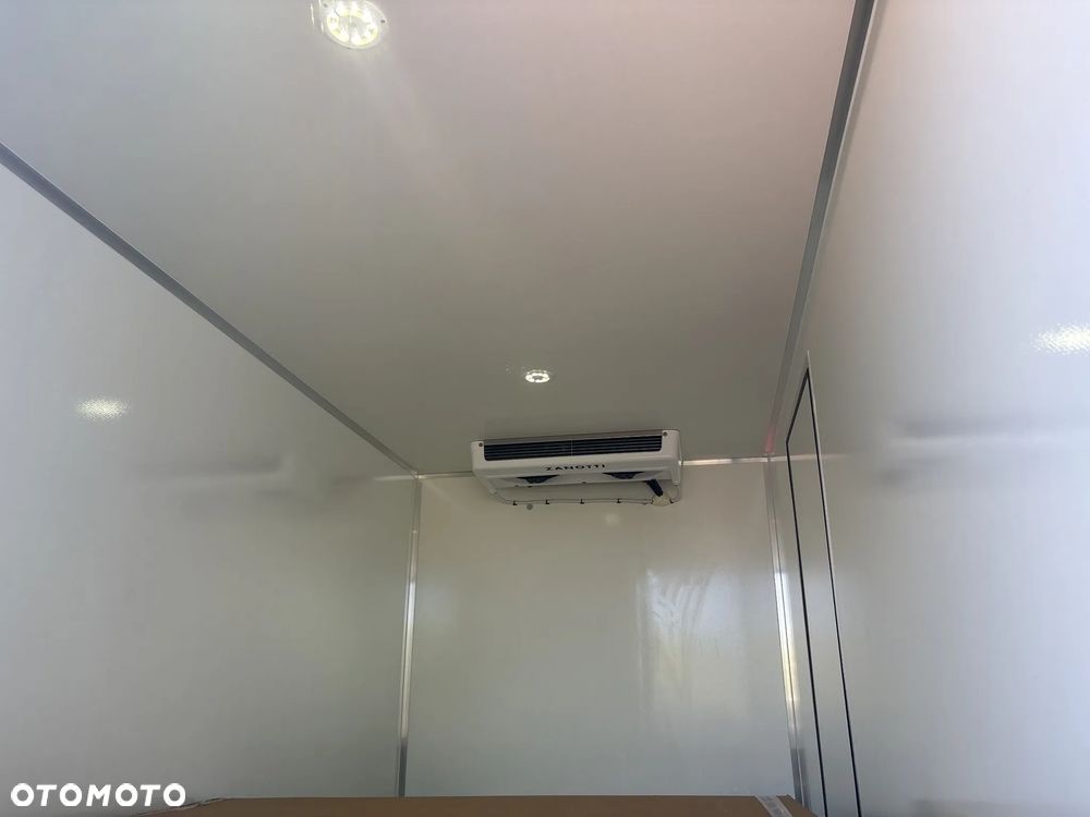 Volkswagen Crafter IZOTERMA - 11