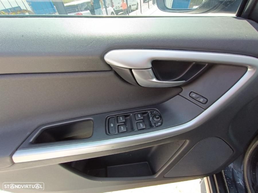 Volvo XC 60 2.0 D3 Drive - 6