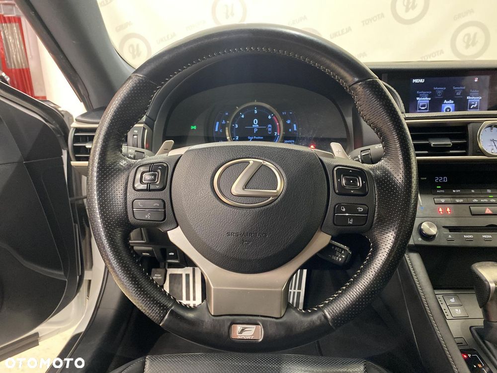 Lexus RC 200t / 300 F Sport - 12
