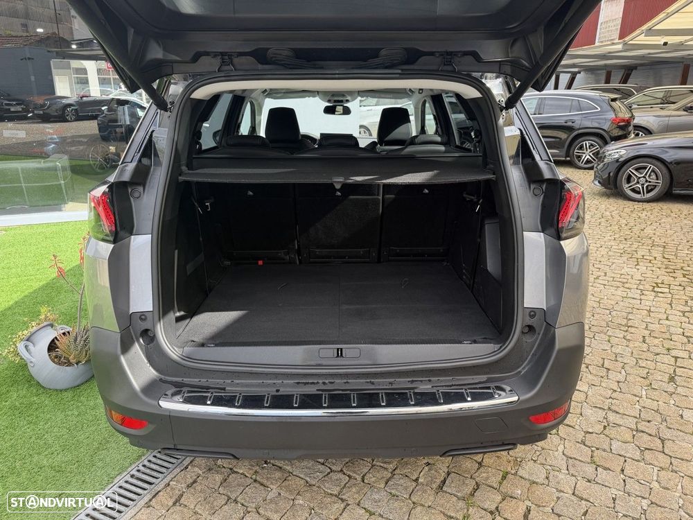 Peugeot 5008 1.2 PureTech Allure Pack EAT8 - 29