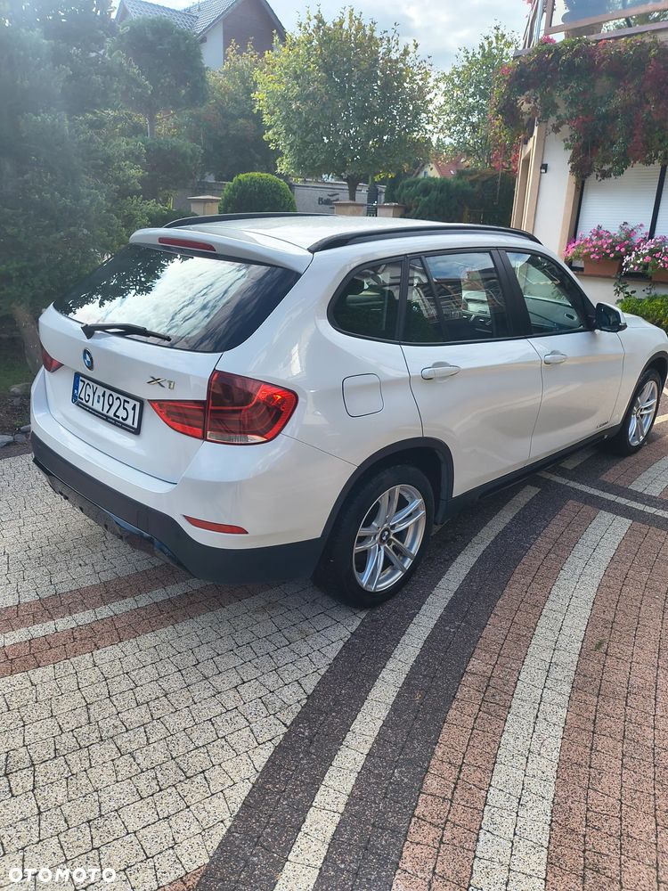 BMW X1 xDrive18d Sport Line - 4