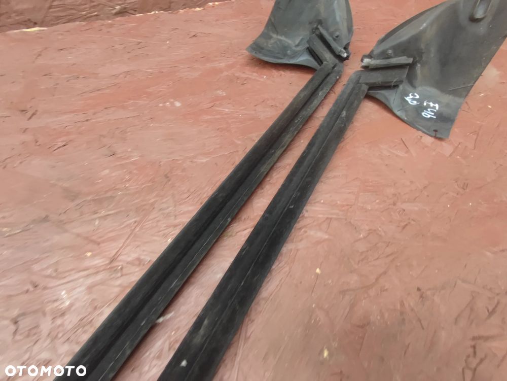 BMW E46 COUPE ORYGINALNA USZCZELKA DRZWI GÓRNA SZYBY WEWNĘTRZNA LEWA / PRAWA W DOBRYM STANIE O NR. 51 32 8 194 731 / 51 32 8 194 732 OEM - 11