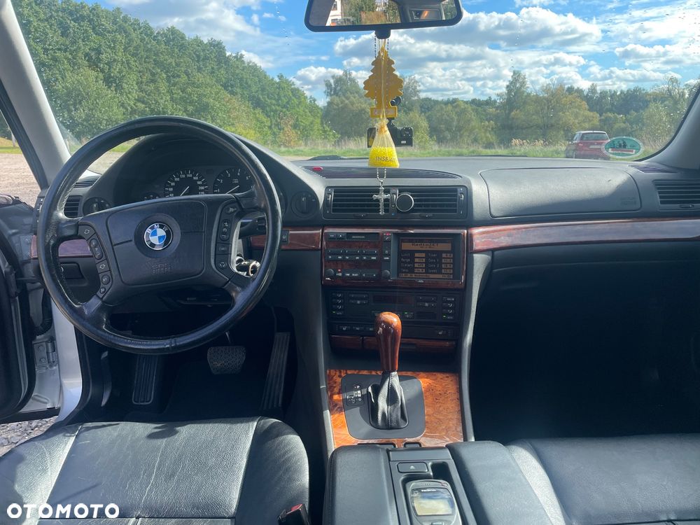 BMW Seria 7 728i L - 10