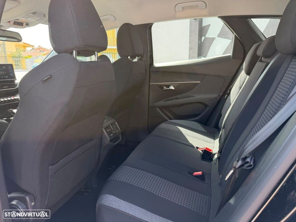 Peugeot 3008 1.5 BlueHDi Active Pack EAT8 — fotografia 8
