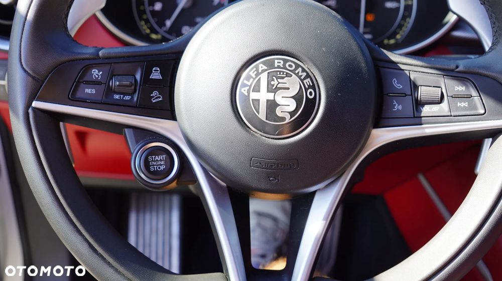 Alfa Romeo Stelvio - 30