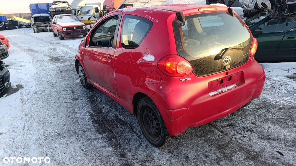 35732 Toyota Aygo I 2006 rok silnik 1.0 1KR-FE 68 km skrzynia sprawna lakier 3P0 - 3