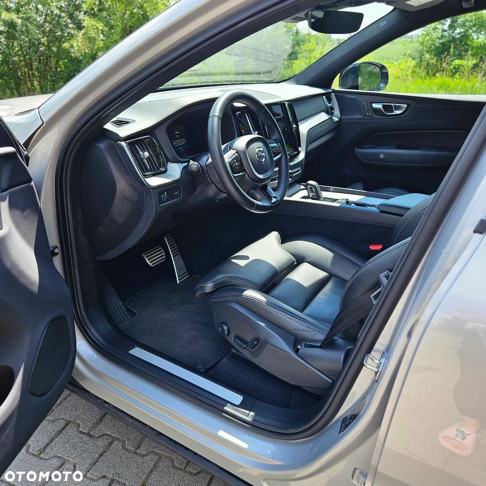 Volvo XC 60 B4 B Plus Dark - 10