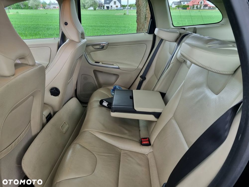Volvo XC 60 D5 AWD Summum - 19