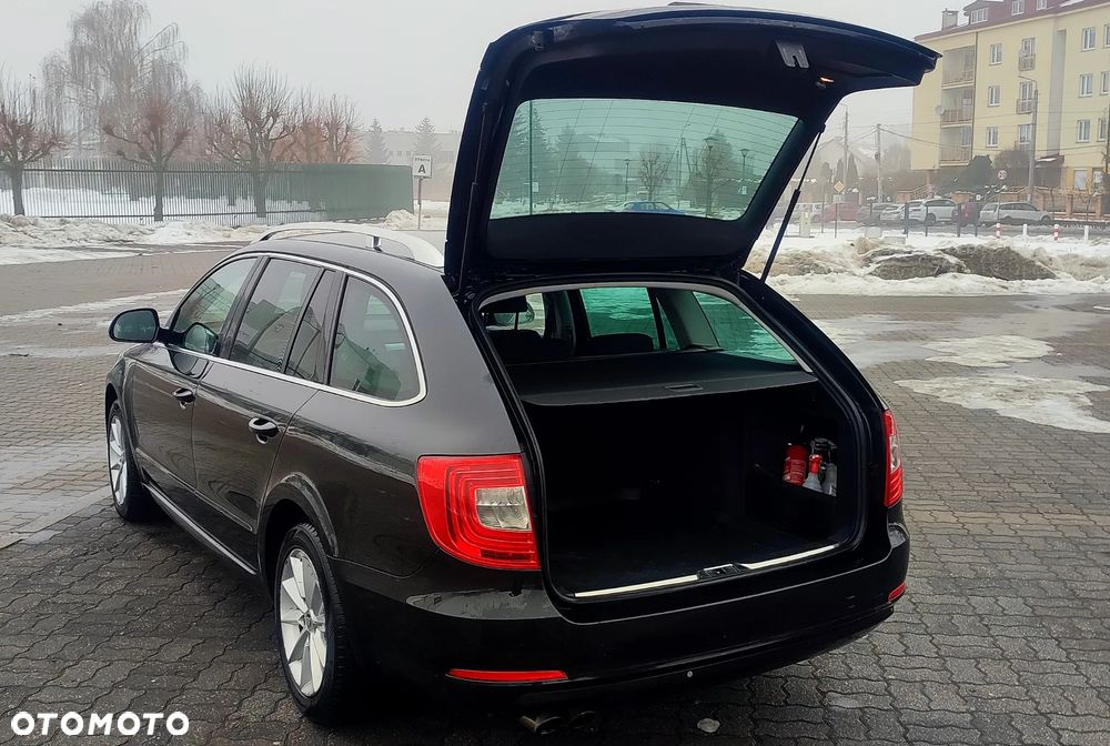 Skoda Superb 2.0 TDI Elegance - 11