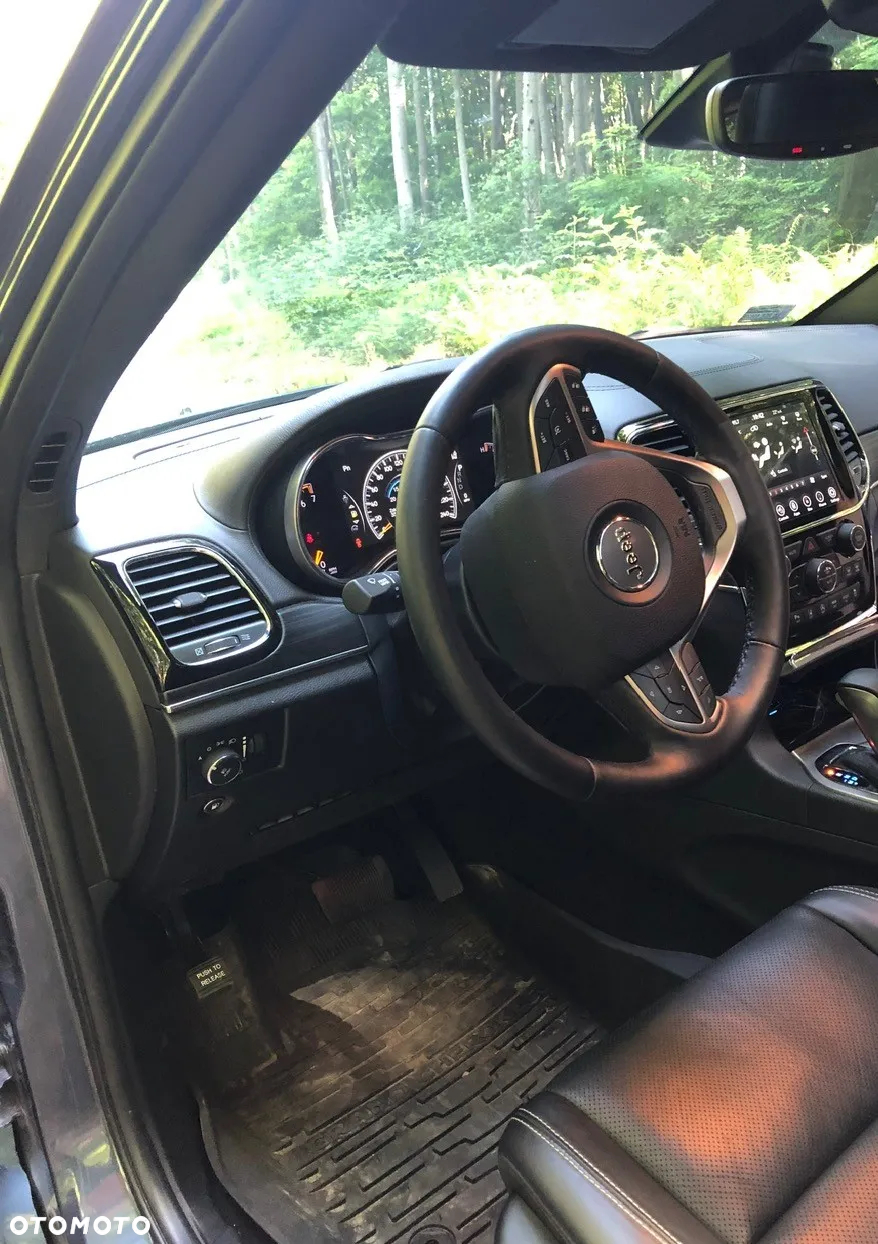 Jeep Grand Cherokee - 17