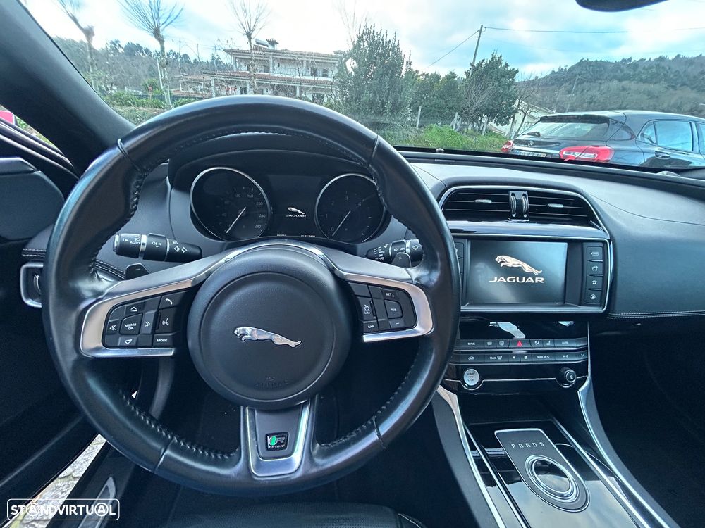 Jaguar XE 20d AWD Aut. R-Sport - 7