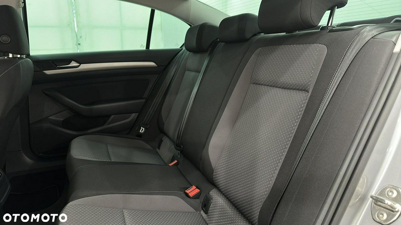 Volkswagen Passat 2.0 TDI EVO Essence - 13