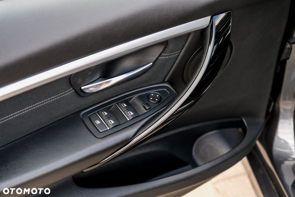 BMW Seria 3 318d Sport Line Shadow - 19