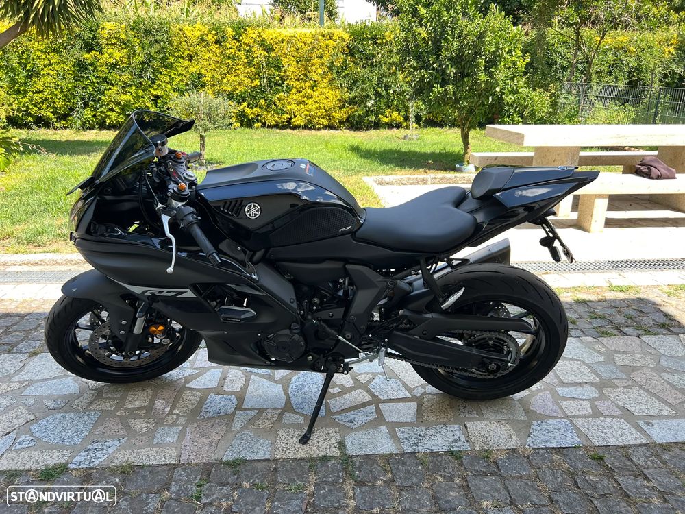 Yamaha R - 13