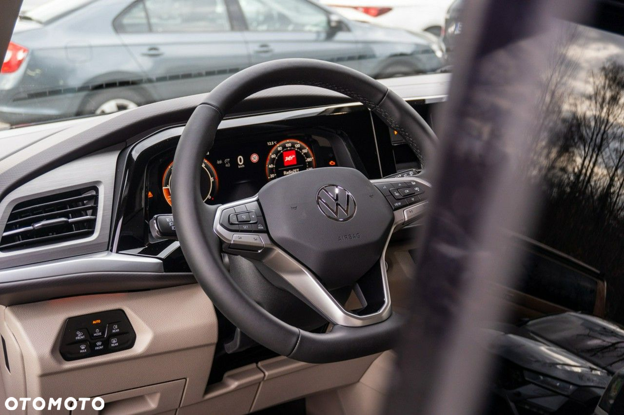 Volkswagen Multivan - 12