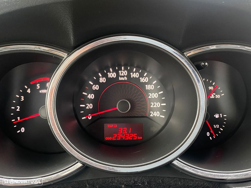 Kia Sorento 2.2 CRDi - 32