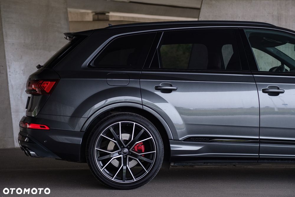 Audi SQ7 - 7