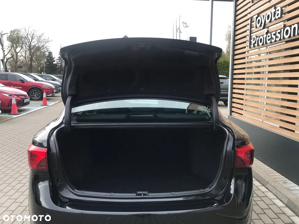 Toyota Avensis 1.8 Premium - 6