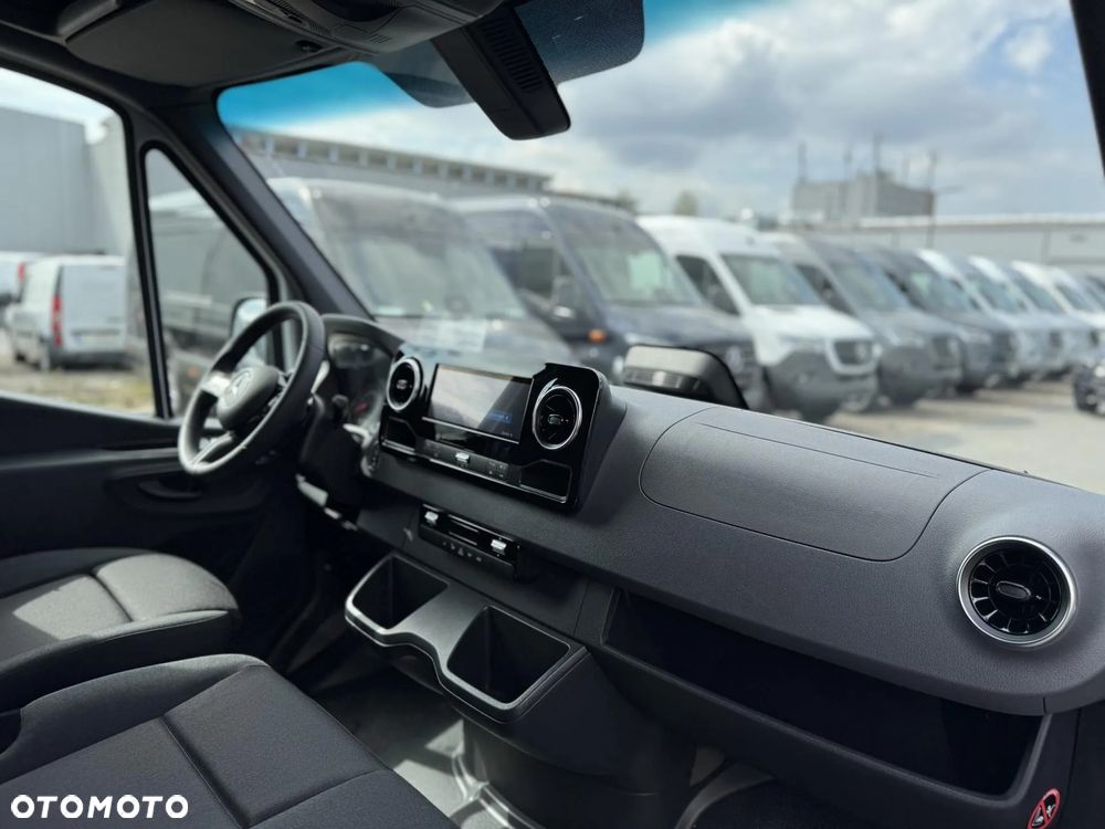 Mercedes-Benz Sprinter - 10