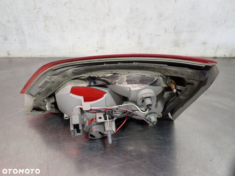 LAMPA LEWA TYLNA W KLAPIE FORD FOCUS MK3 - 3