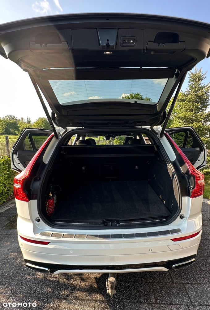 Volvo XC 60 T5 AWD R-Design - 5