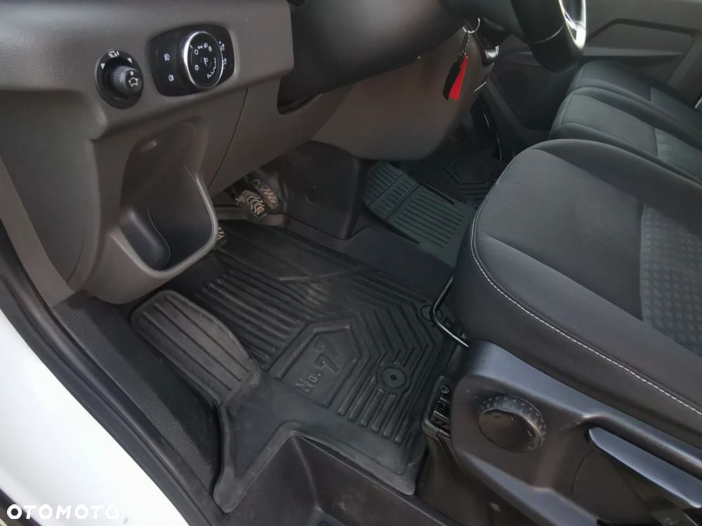 Ford Transit - 20
