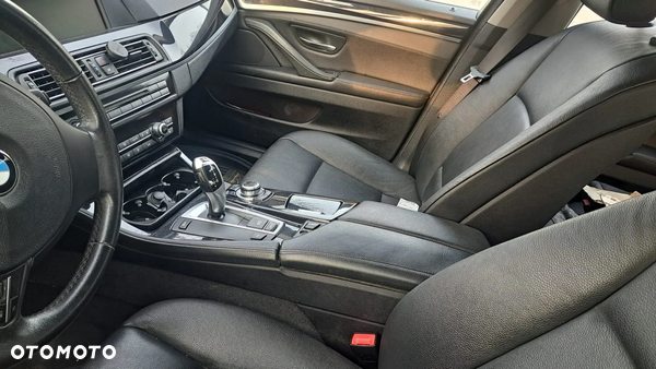 BMW Seria 5 525d Touring Sport-Aut