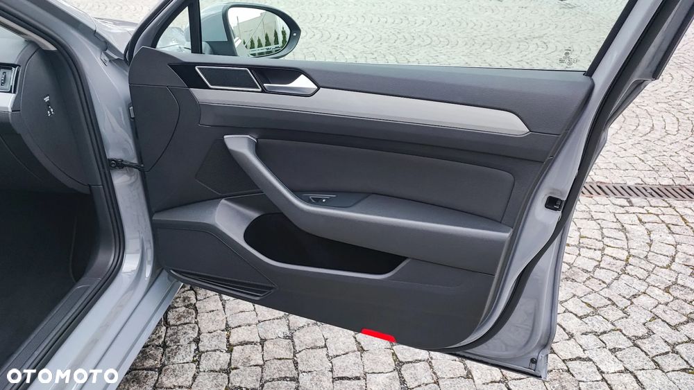 Volkswagen Passat 2.0 TSI Business DSG - 29