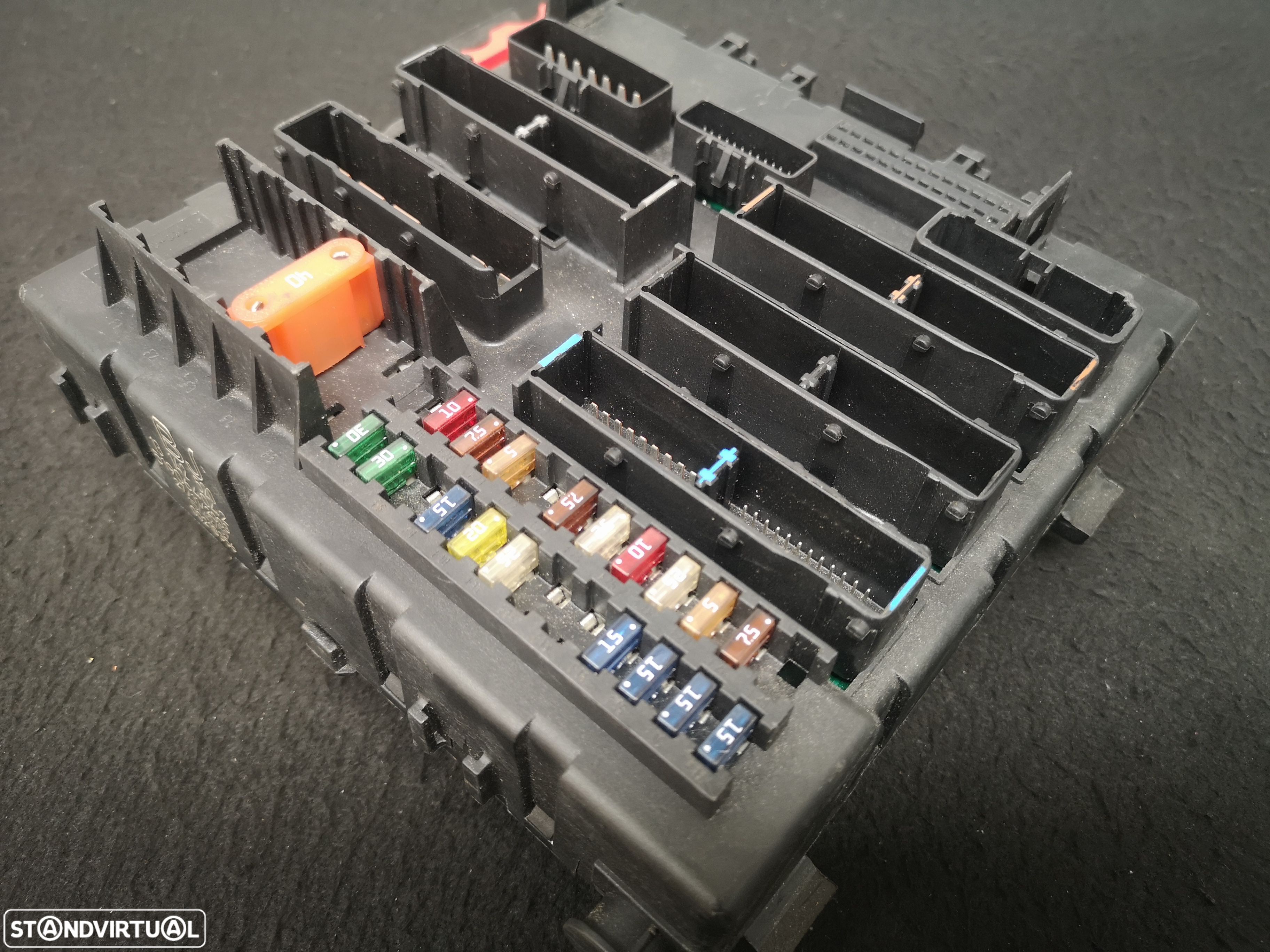 Caixa de FUSIVEIS Opel VECTRA SIGNUM  2002+ - 1