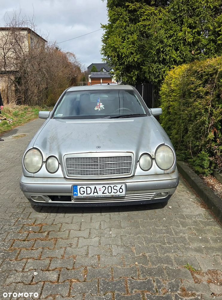Mercedes-Benz Klasa E 220 T CDI Classic - 5